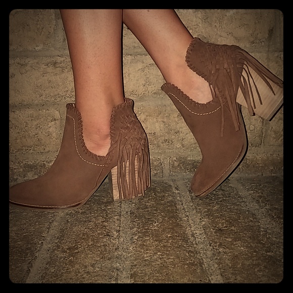 Ariat Shoes - Unbridled Ariat Boots